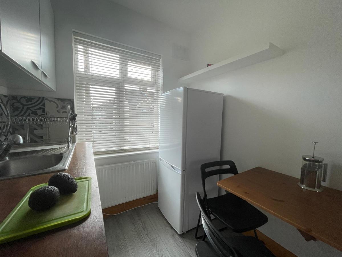 ホテル Entire House Floor Perfect For Couples & Freelancers - Available For Single Too ロンドン エクステリア 写真
