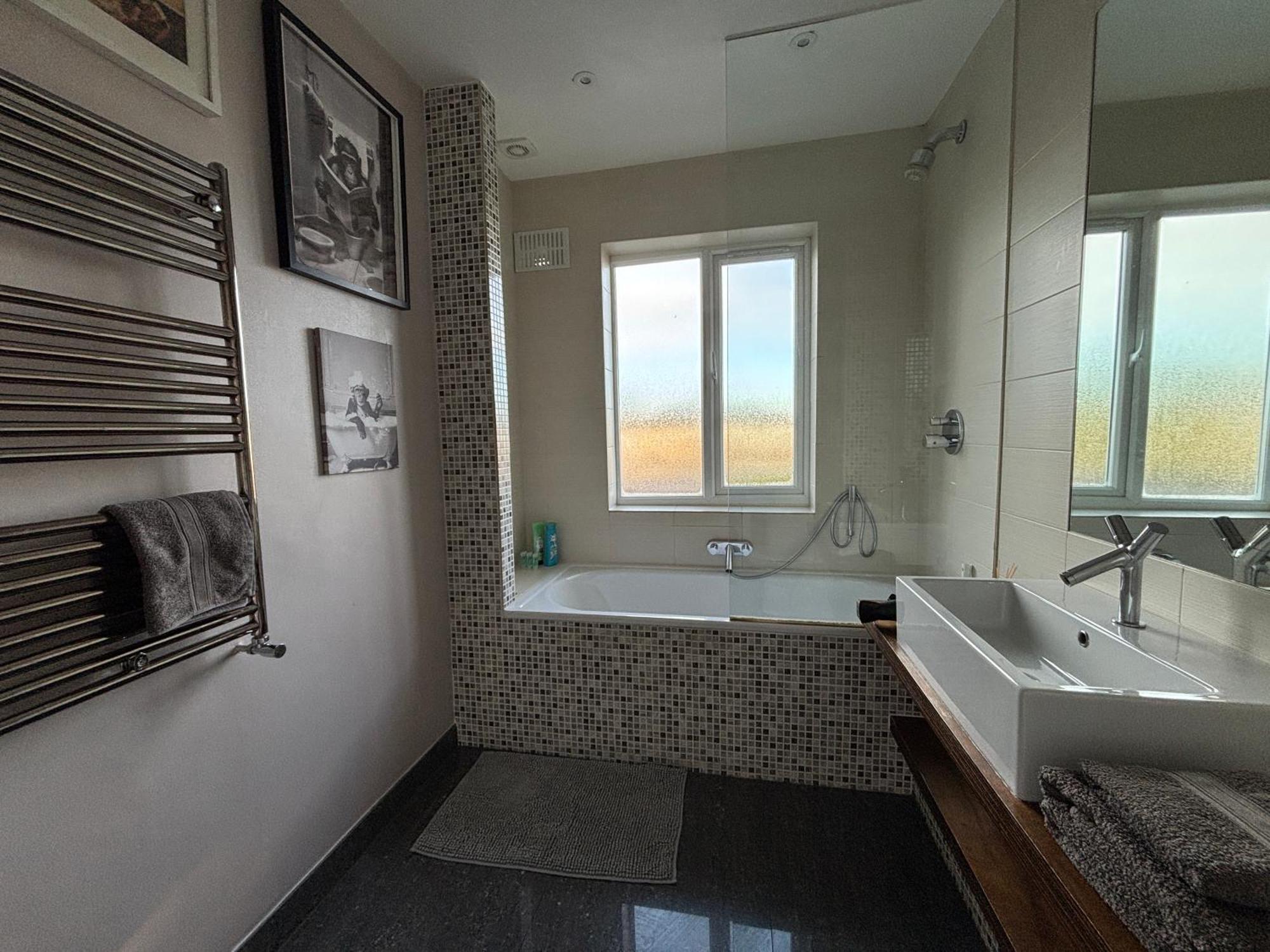 ホテル Entire House Floor Perfect For Couples & Freelancers - Available For Single Too ロンドン エクステリア 写真